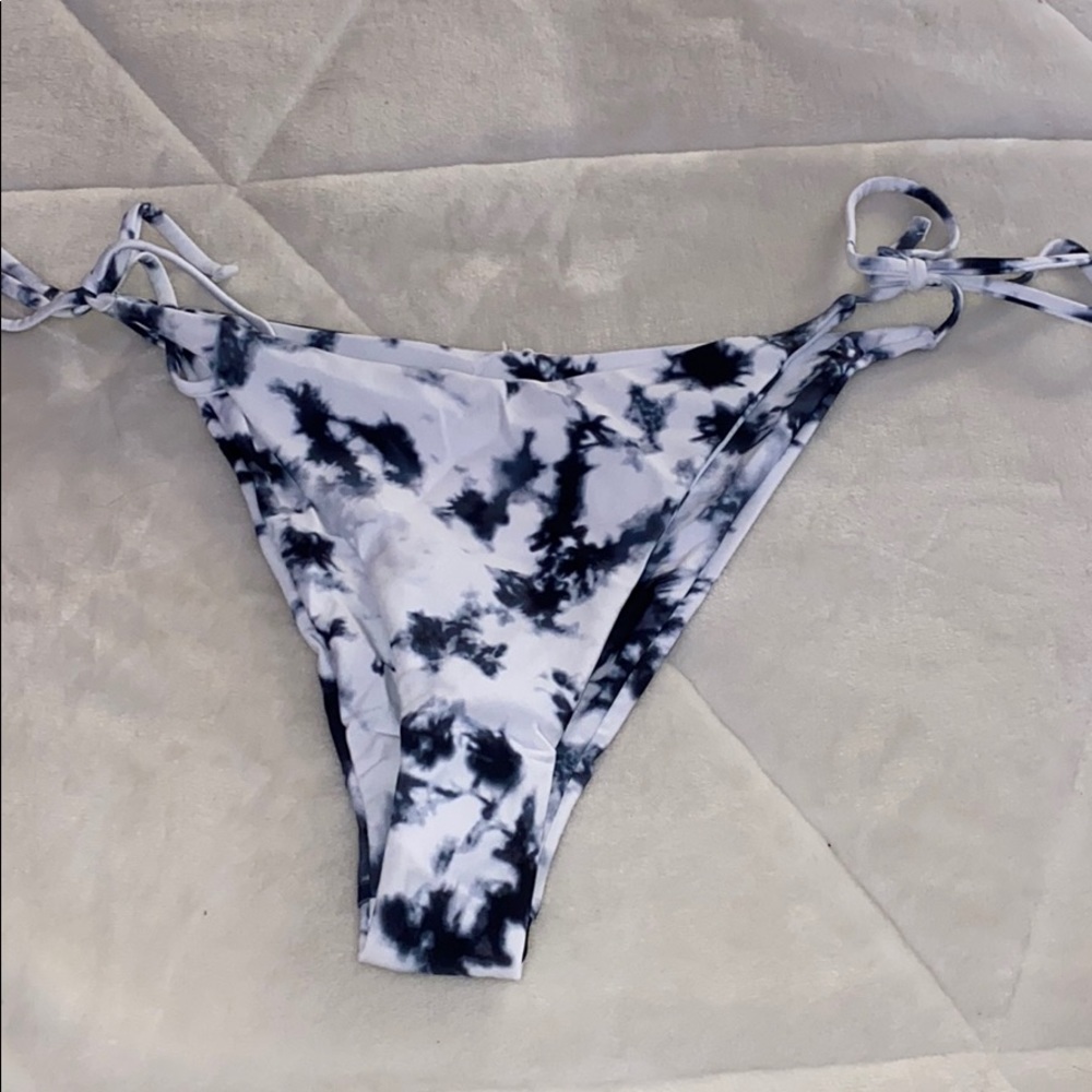 Swimsuit bottoms